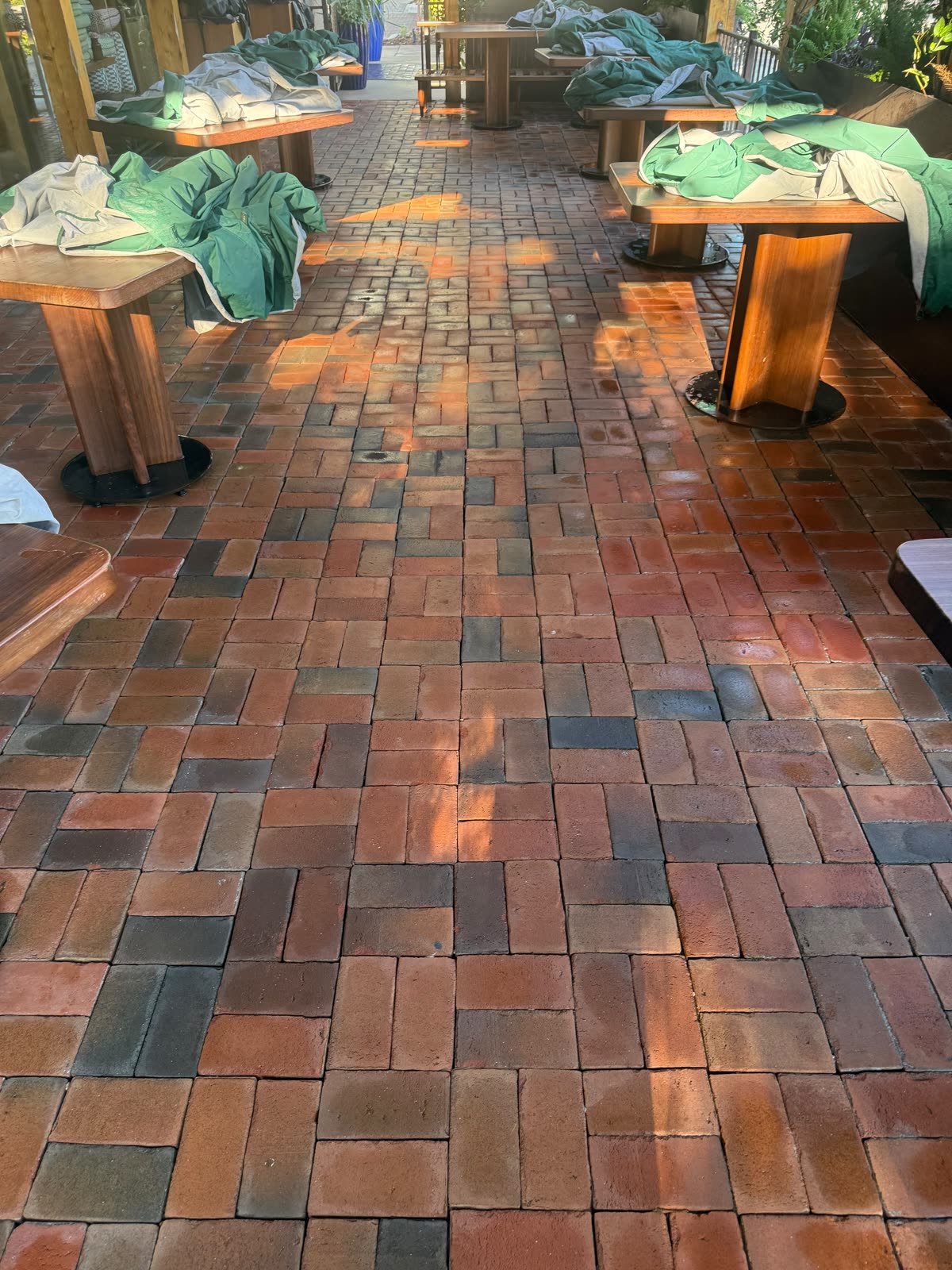 Brick restaurant patio floor clean after service
