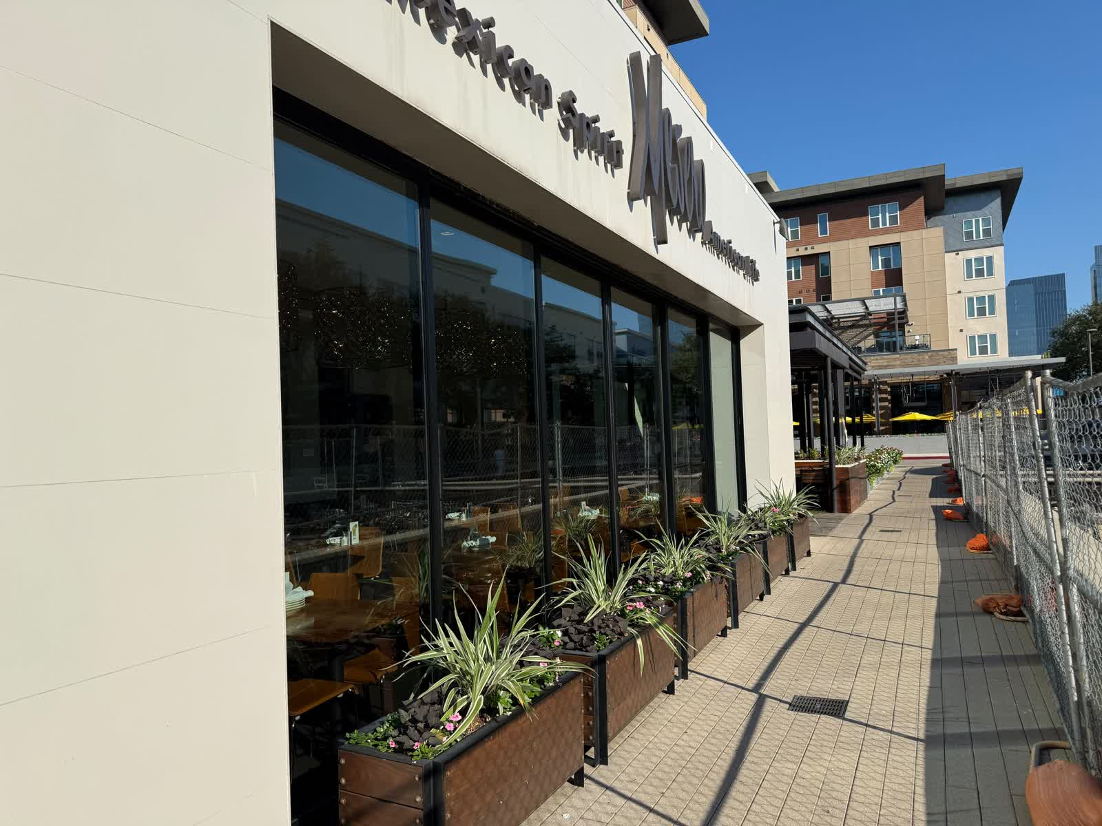 Commercial result of glass and facade cleaning